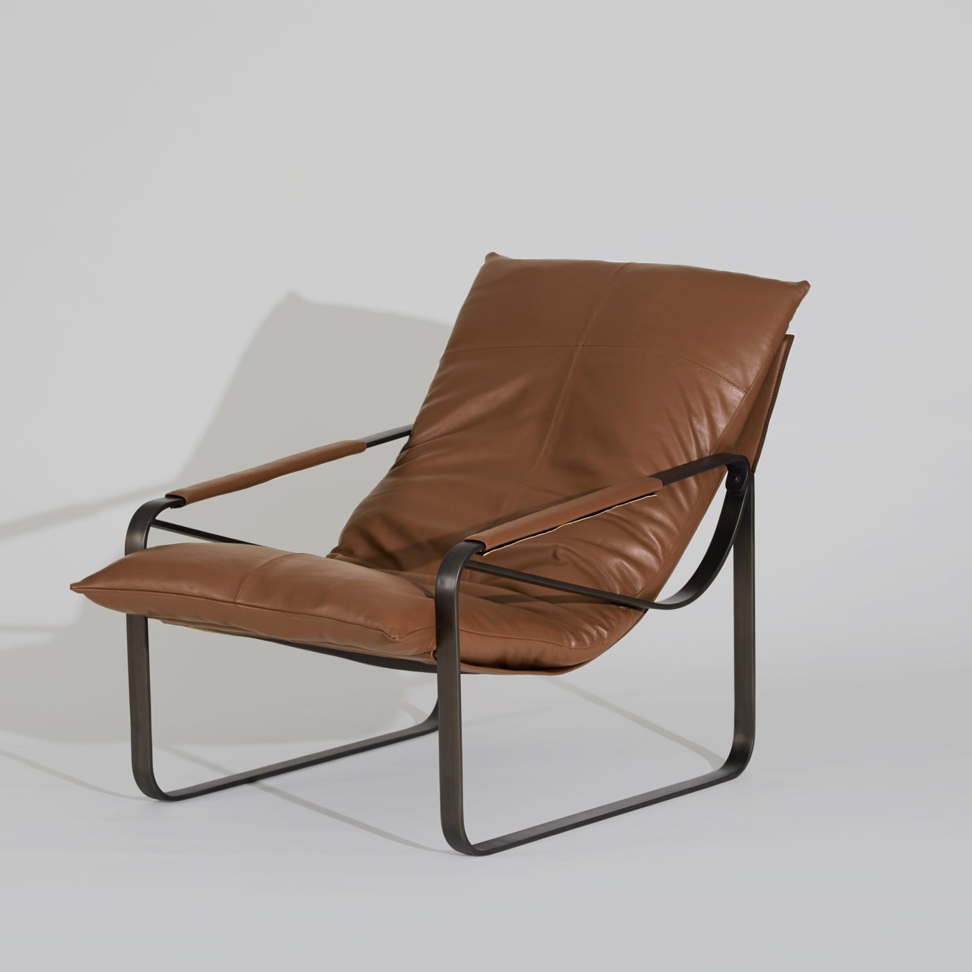 LINEAR LOUNGE CHAIR - GUNMETAL