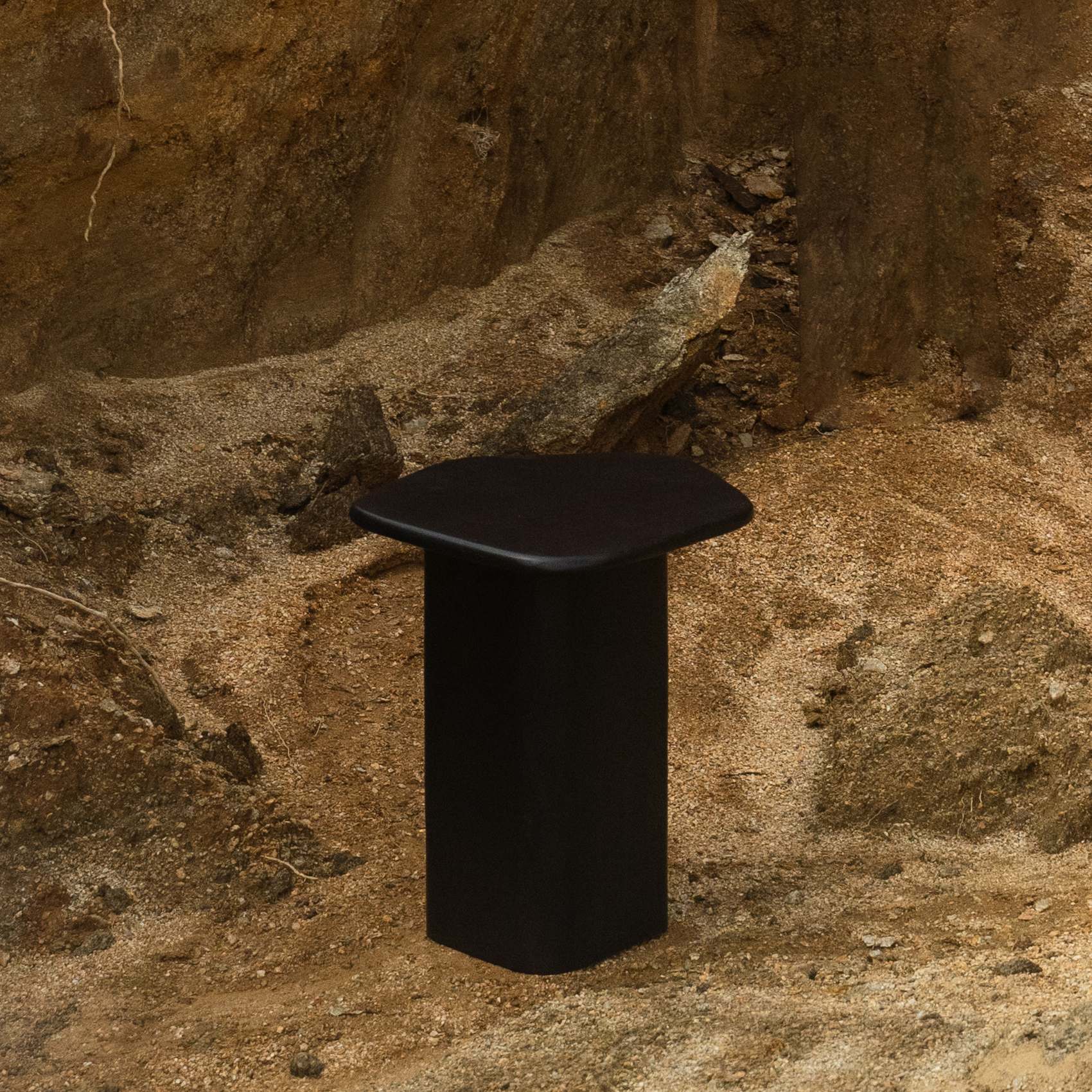 BRUT SIDE TABLE (OB)
